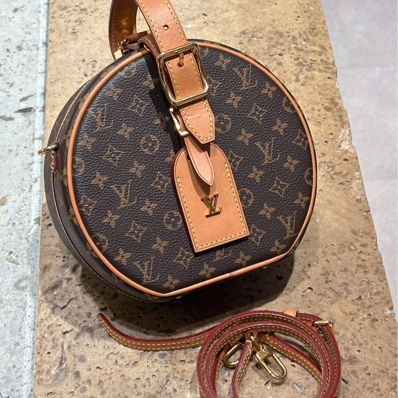 95新 LouisVuitton/路易威登 棕色老花 圆饼 19年编码/112217