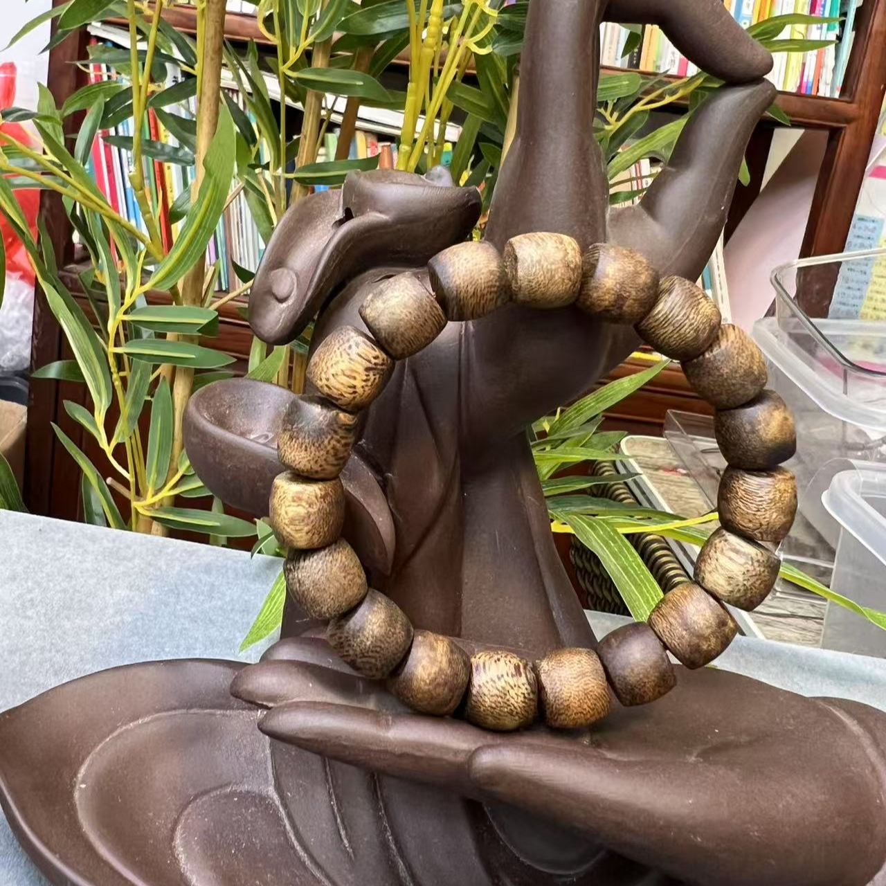 沉香莺歌绿棋楠鼓珠单圈手串，11mm,10克 （多样性发一条