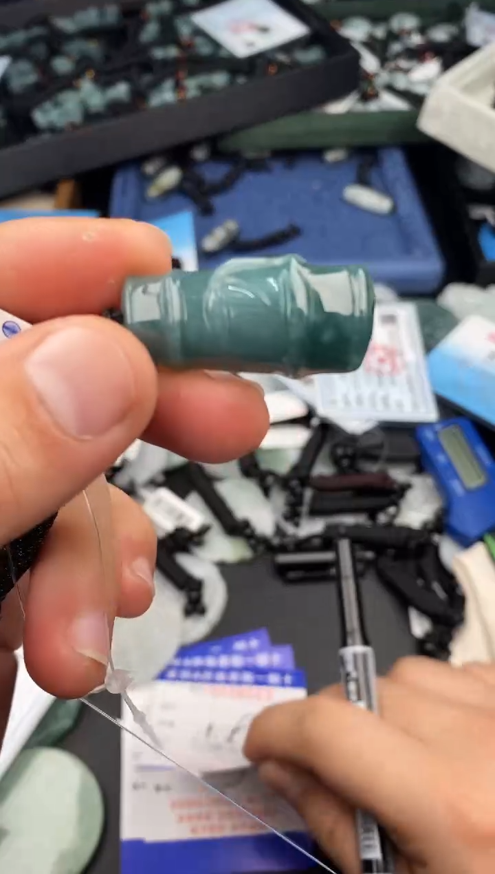 【闪购商品】翡翠颈饰未镶嵌  天然翡翠，一物一图