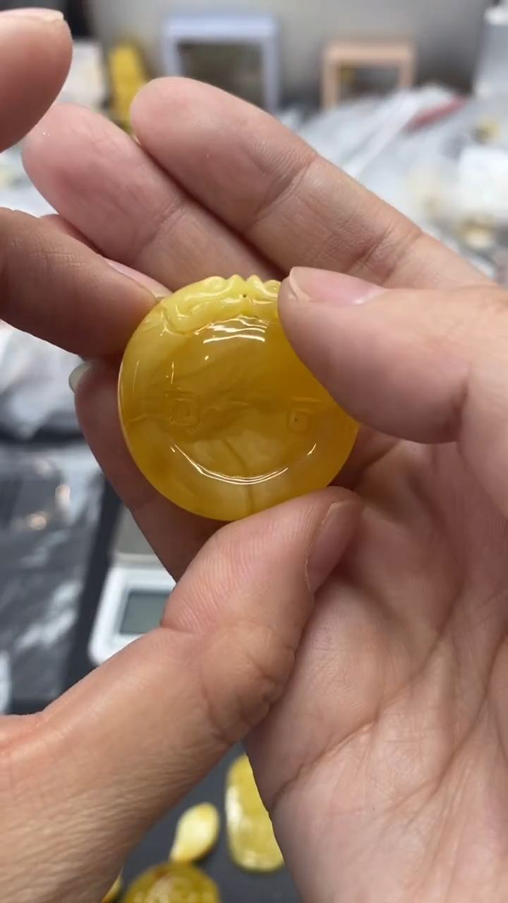 琥珀未镶嵌珠宝奇石569