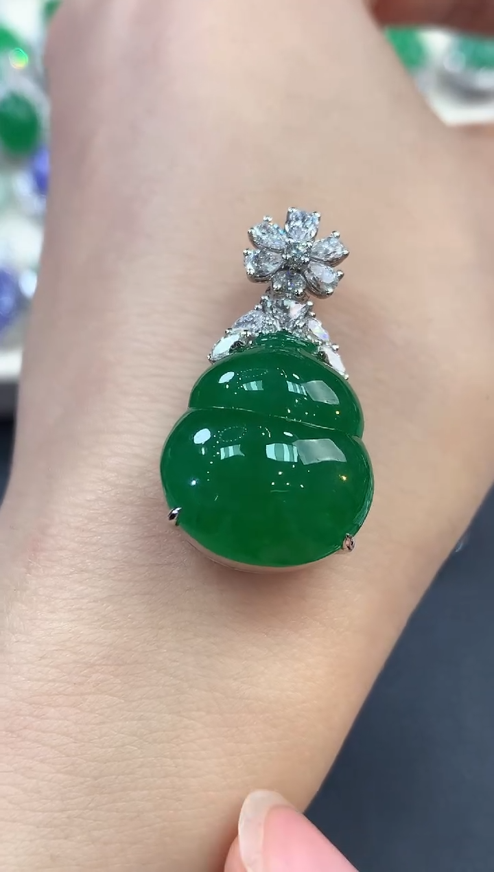 【闪购商品】翡翠吊坠(不含链)18K金镶嵌D40