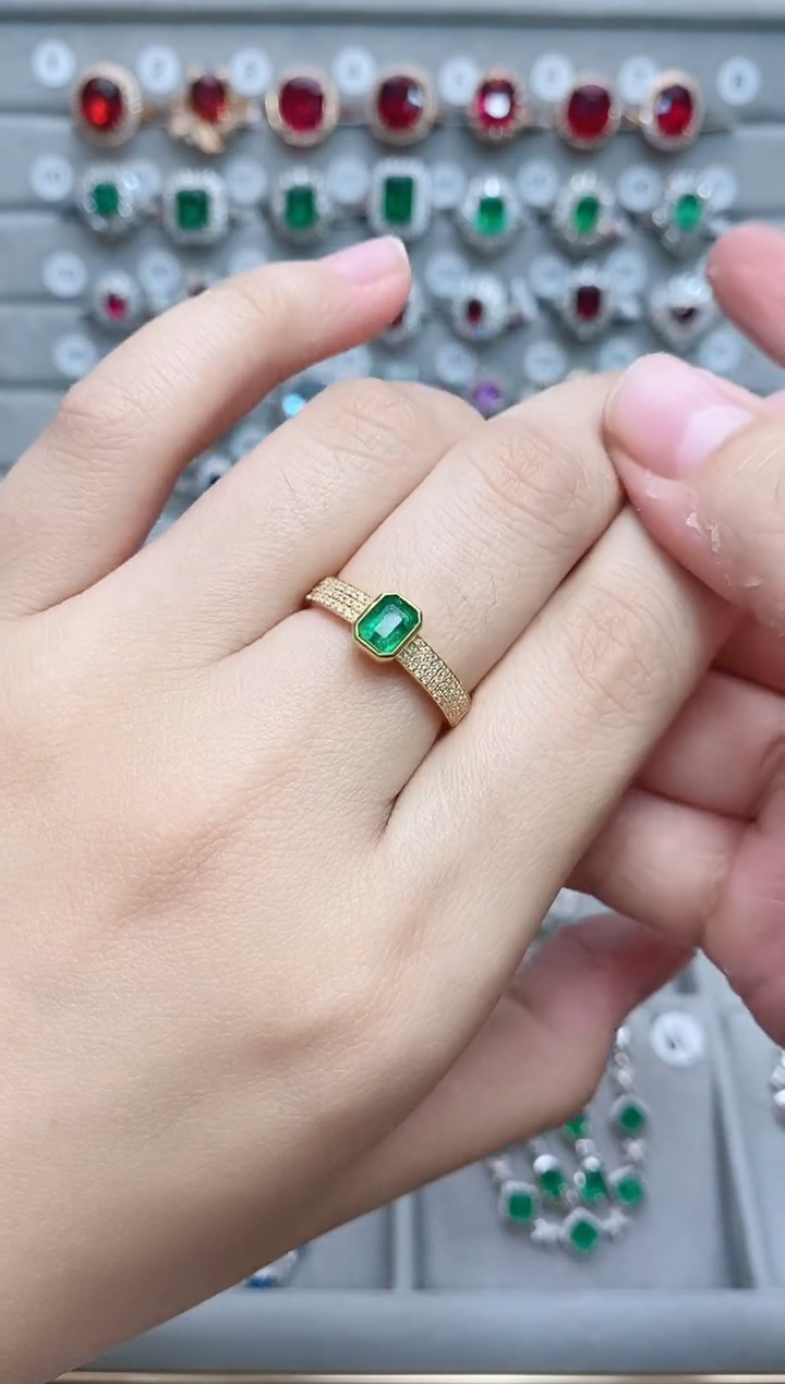 【闪购商品】祖母绿18K金戒指18K金镶嵌·