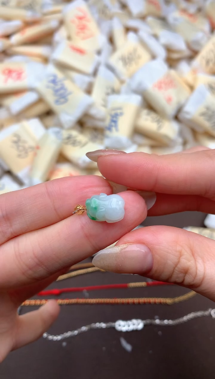 【闪购商品】翡翠挂件18K金镶嵌    一