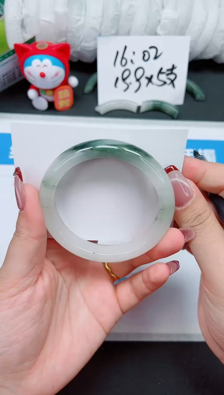 【闪购商品】石英质玉手镯未镶嵌43