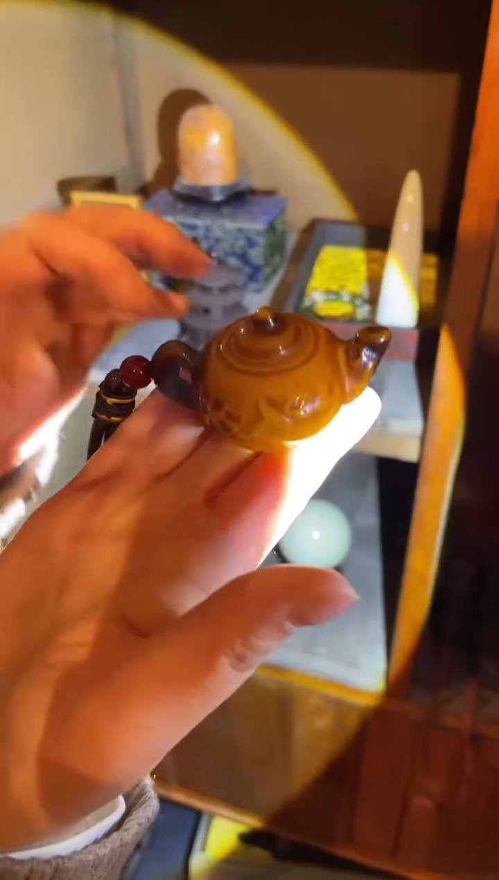 【闪购商品】蜜蜡颈饰未镶嵌老蜜把把壶