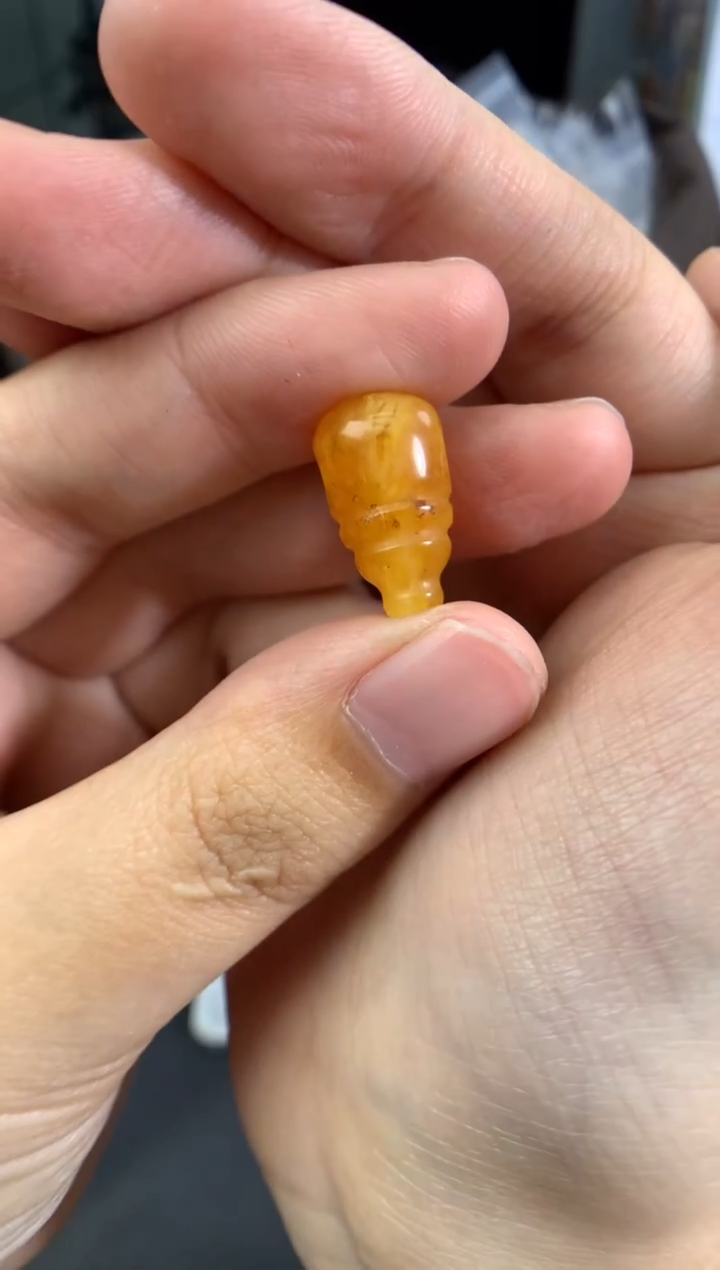 蜜蜡未镶嵌珠宝奇石1