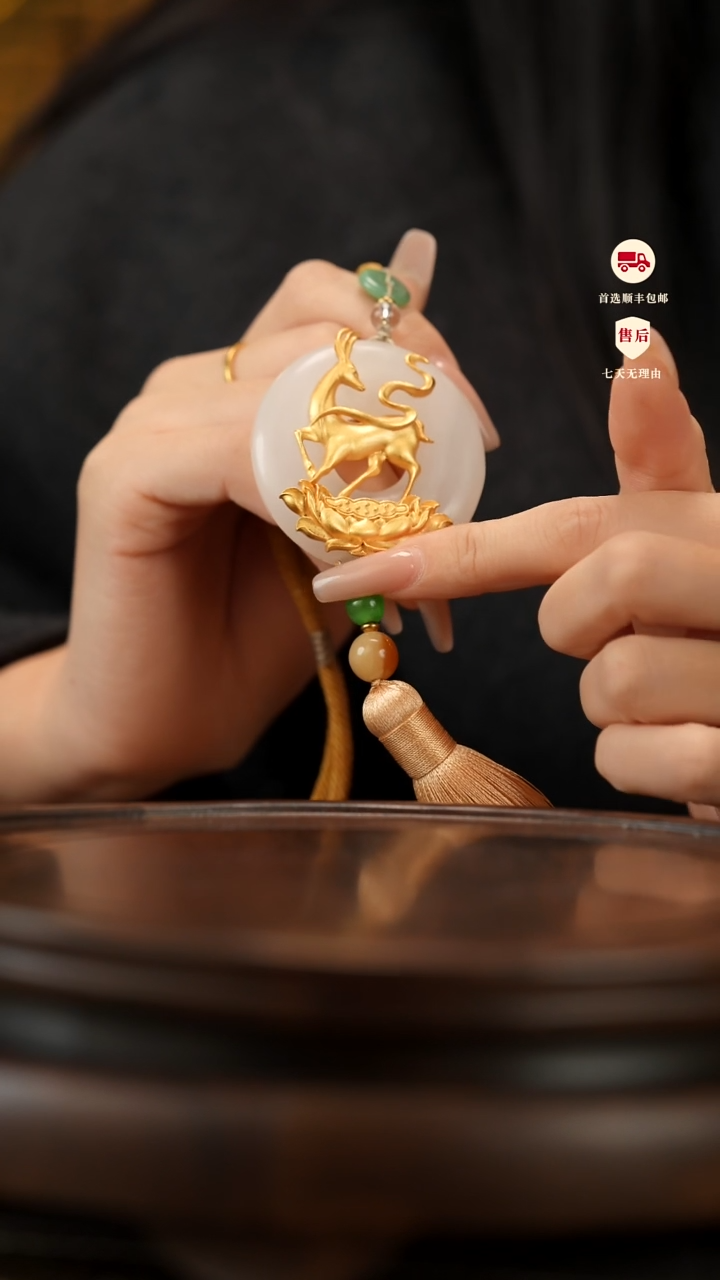 云南石荔枝白雕刻：一路平安