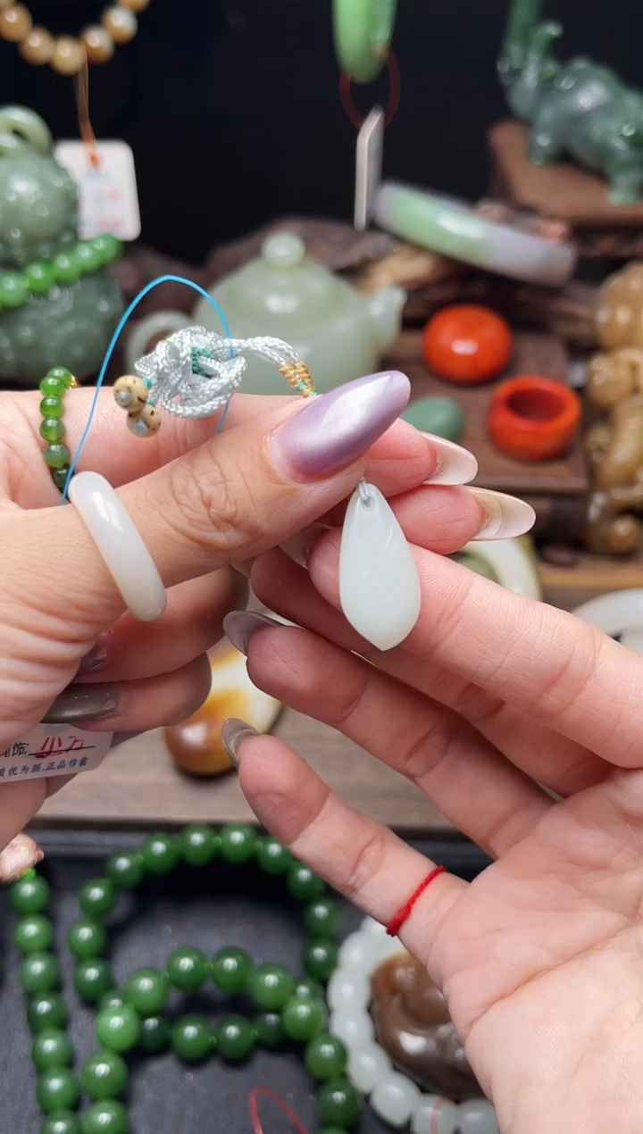 和田玉未镶嵌吊坠(不含链)米达 随形9008699