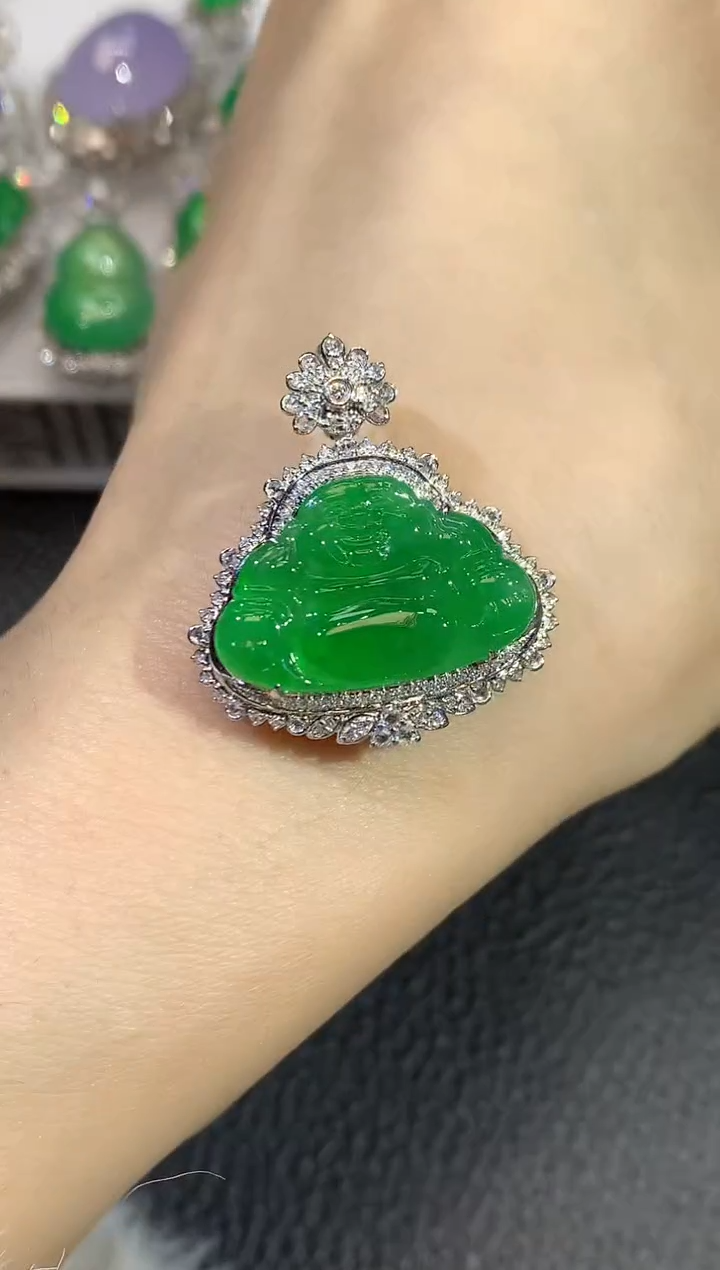 【闪购商品】翡翠吊坠(不含链)18K金镶嵌D77