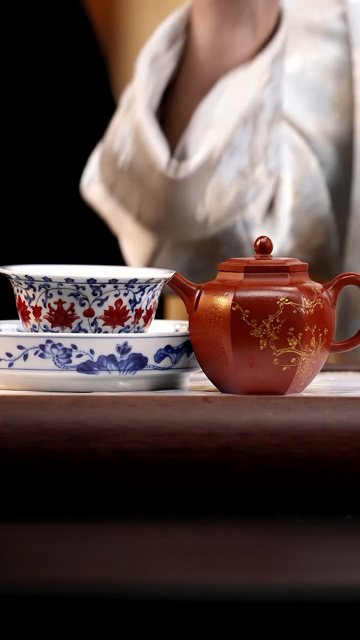 43 龙脊朱砂六方高宫灯160cc