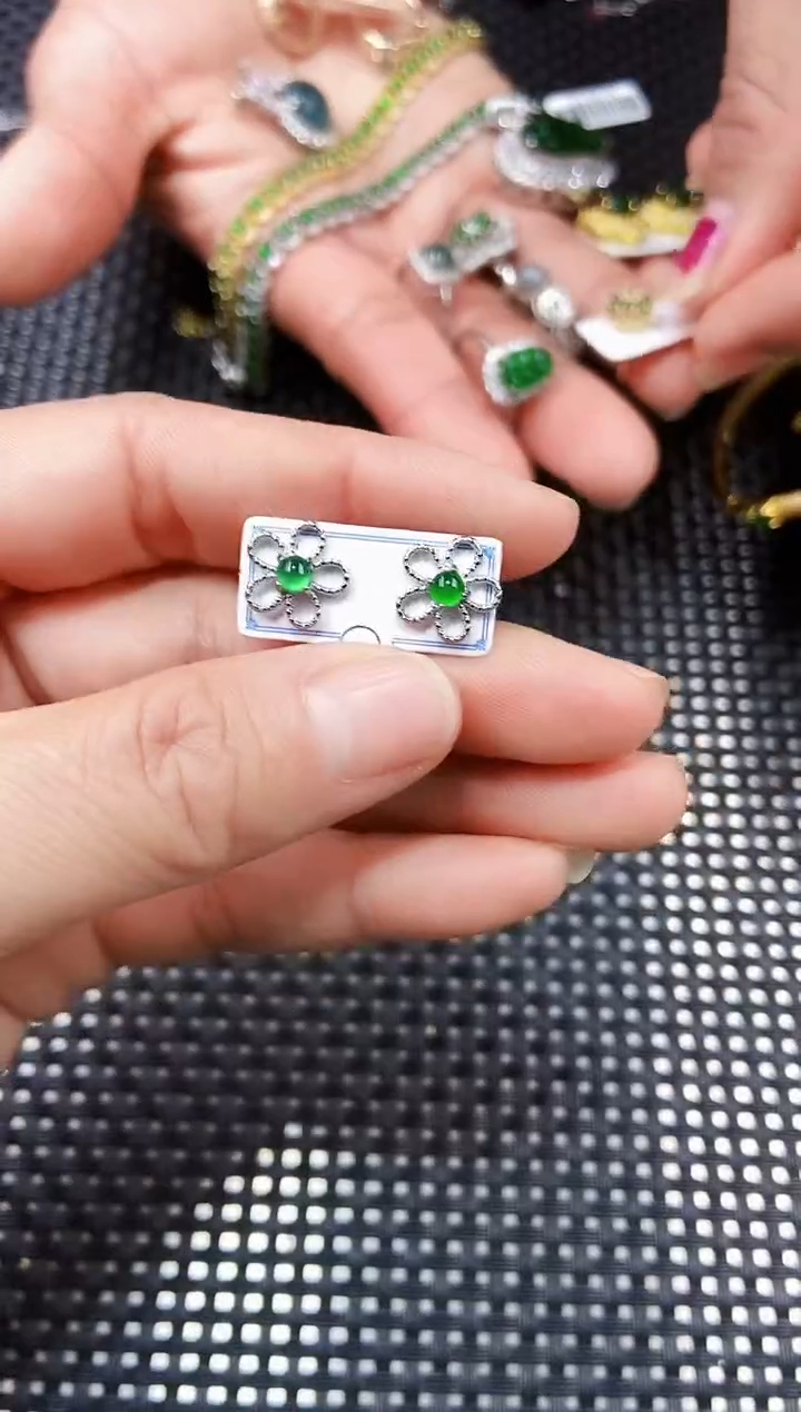 【闪购商品】翡翠耳饰未镶嵌111111111