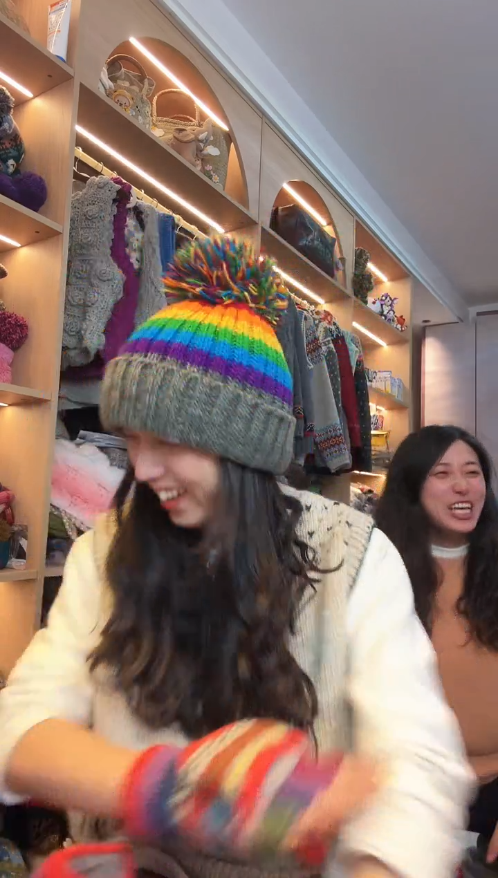 羊毛纯手工彩虹色单球帽