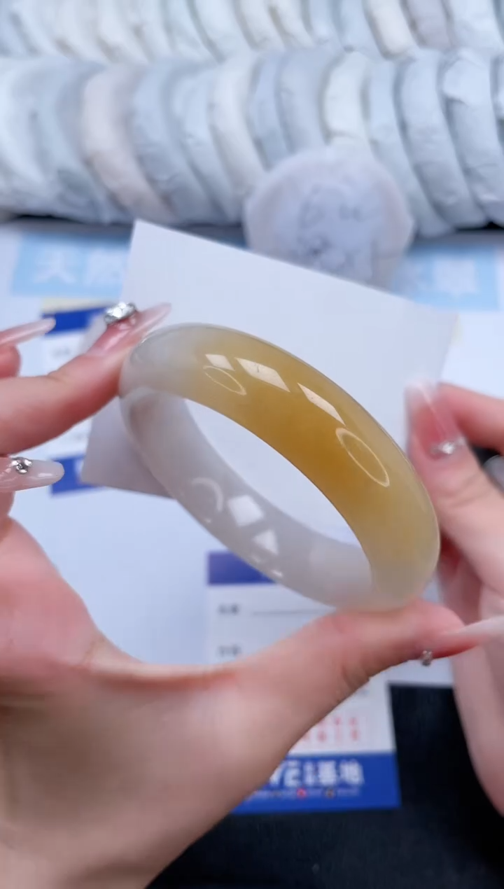 【闪购商品】石英质玉手镯未镶嵌T125-59.3