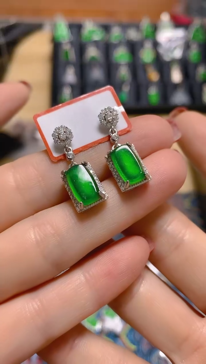 未镶嵌翡翠耳饰天然A货 假一罚四