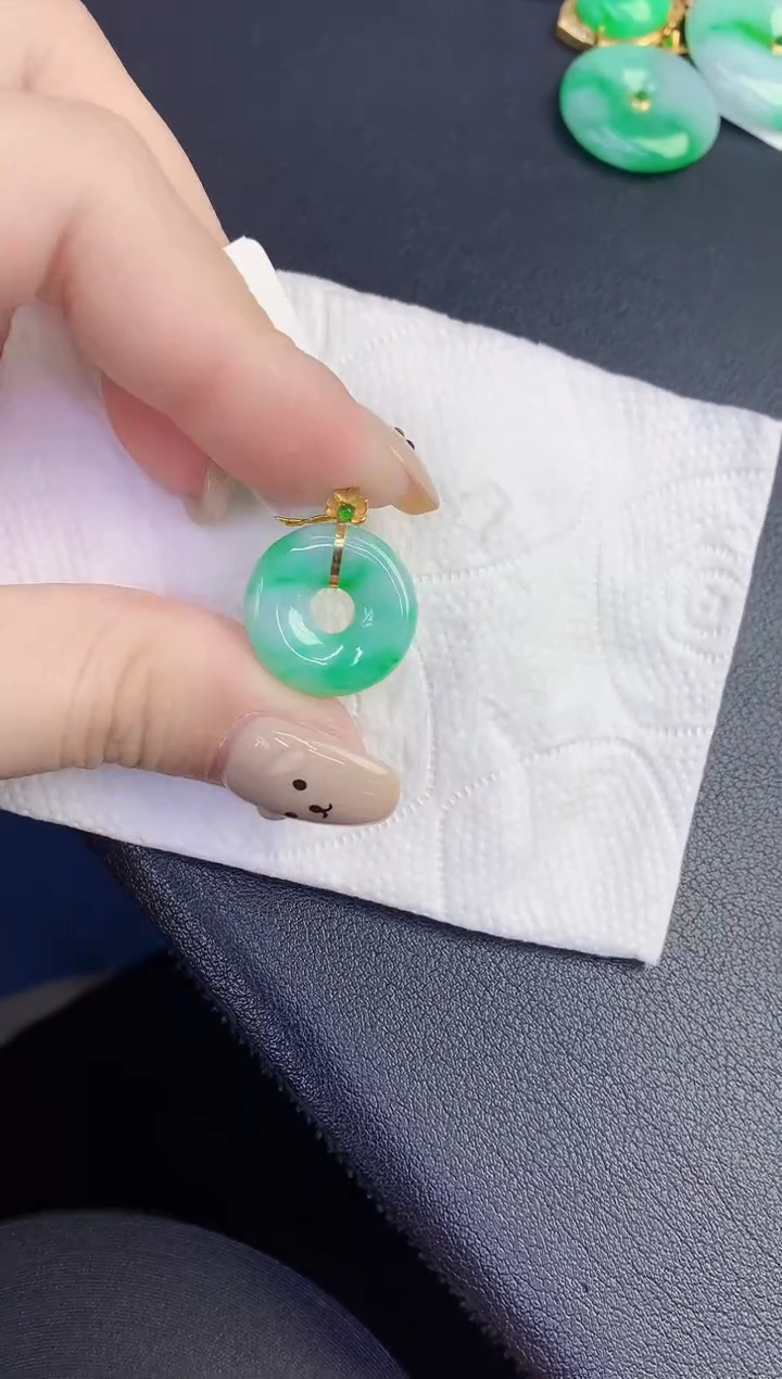 颈饰18K金镶嵌翡翠缅甸天然翡翠A货