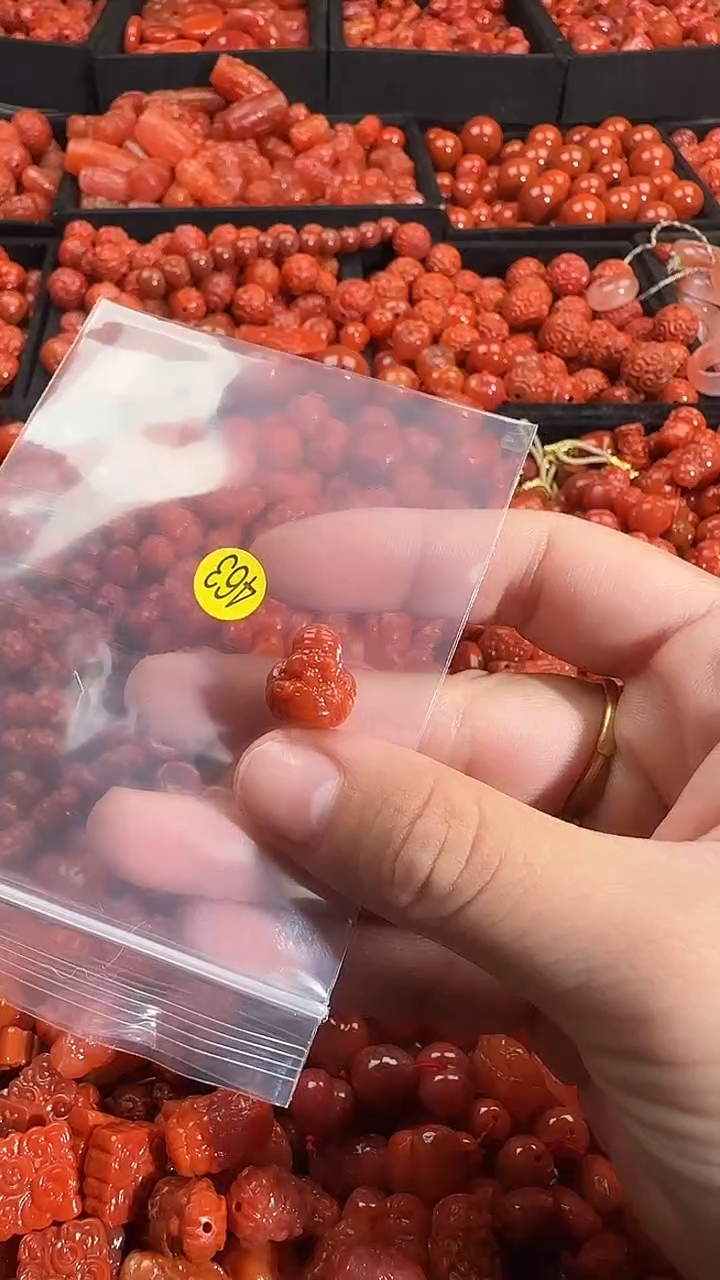 颈饰未镶嵌南红玛瑙1