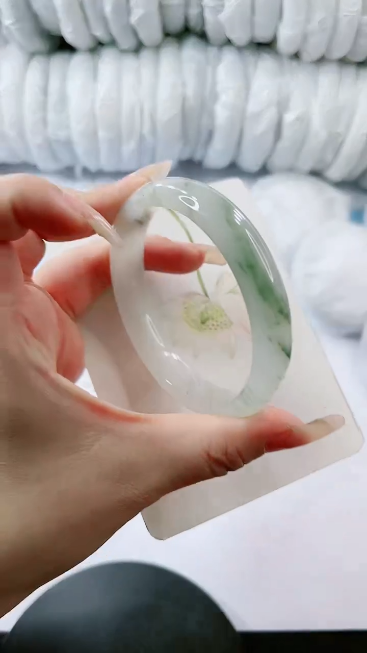 【闪购商品】石英质玉手镯未镶嵌多样性发货L389