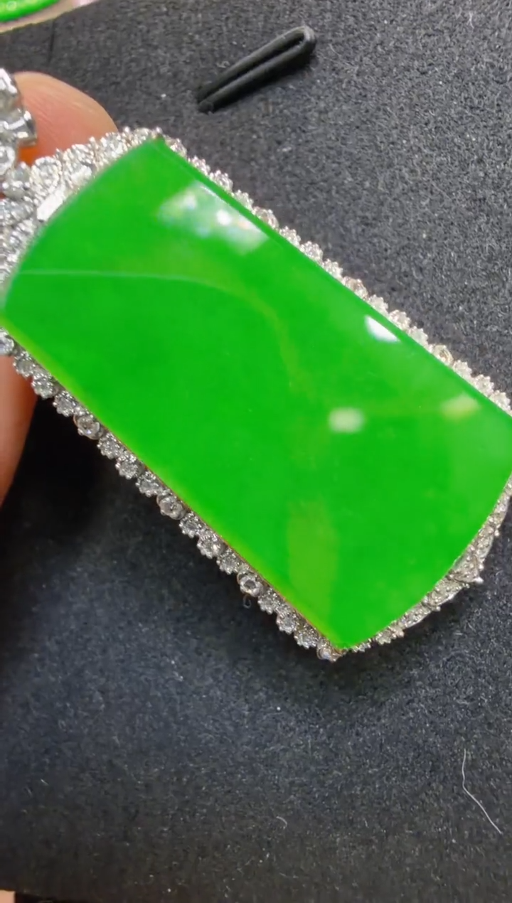 吊坠(不含链)18K金镶嵌翡翠多样性团购发一件