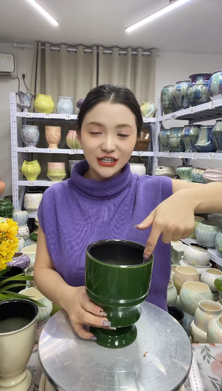 【12.4号】  花盆  高 ： 17   口：12