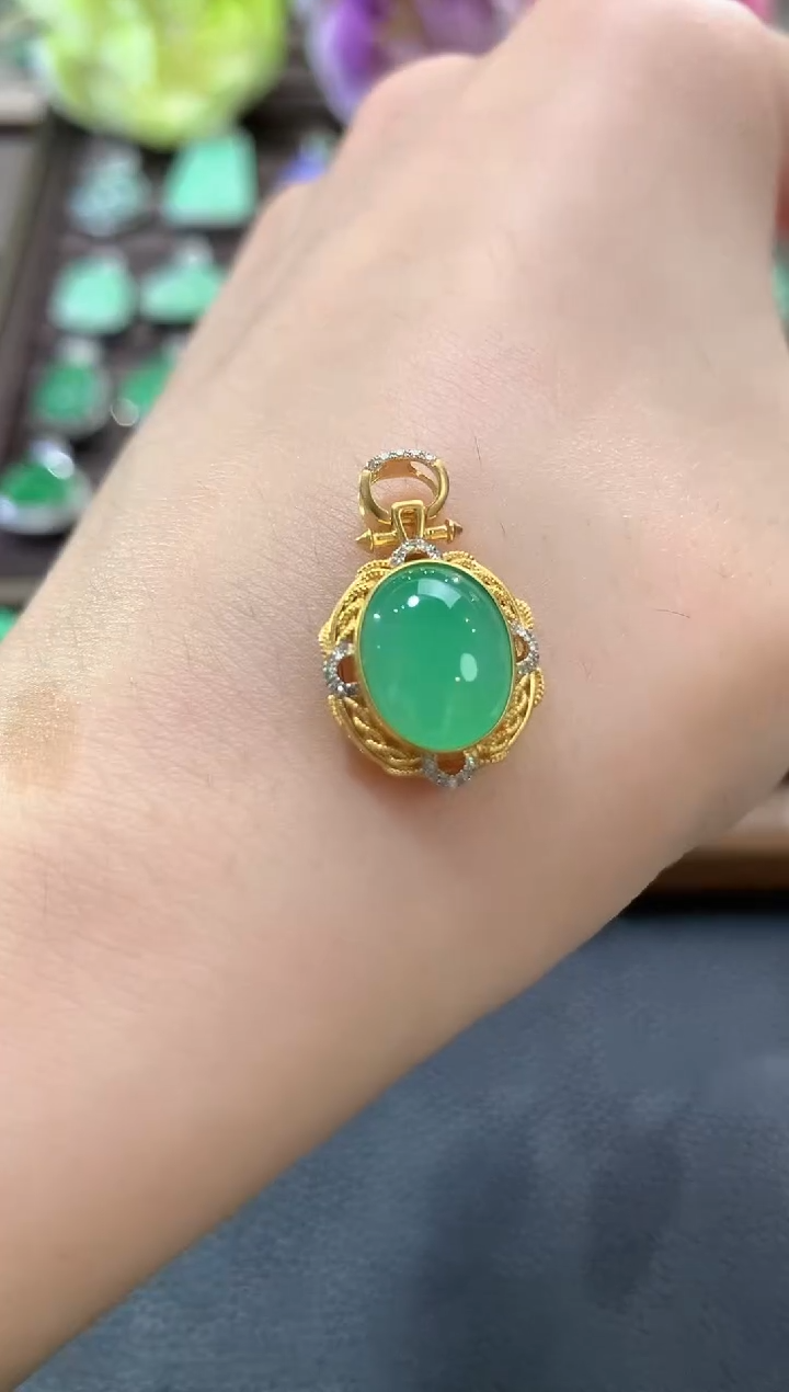 吊坠(不含链)18K金镶嵌翡翠a82