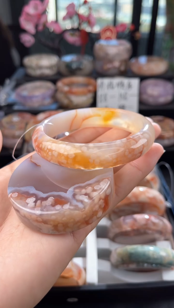 【闪购商品】石英质玉手镯未镶嵌59