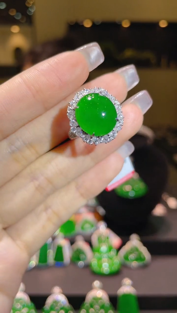 【闪购商品】翡翠吊坠(不含链)18K金镶嵌A108天然A货翡翠