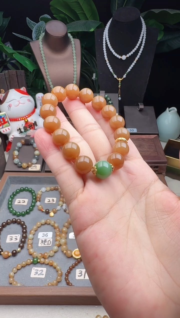 未镶嵌手链和田玉（糖玉）精品8m新疆且末糖白手串