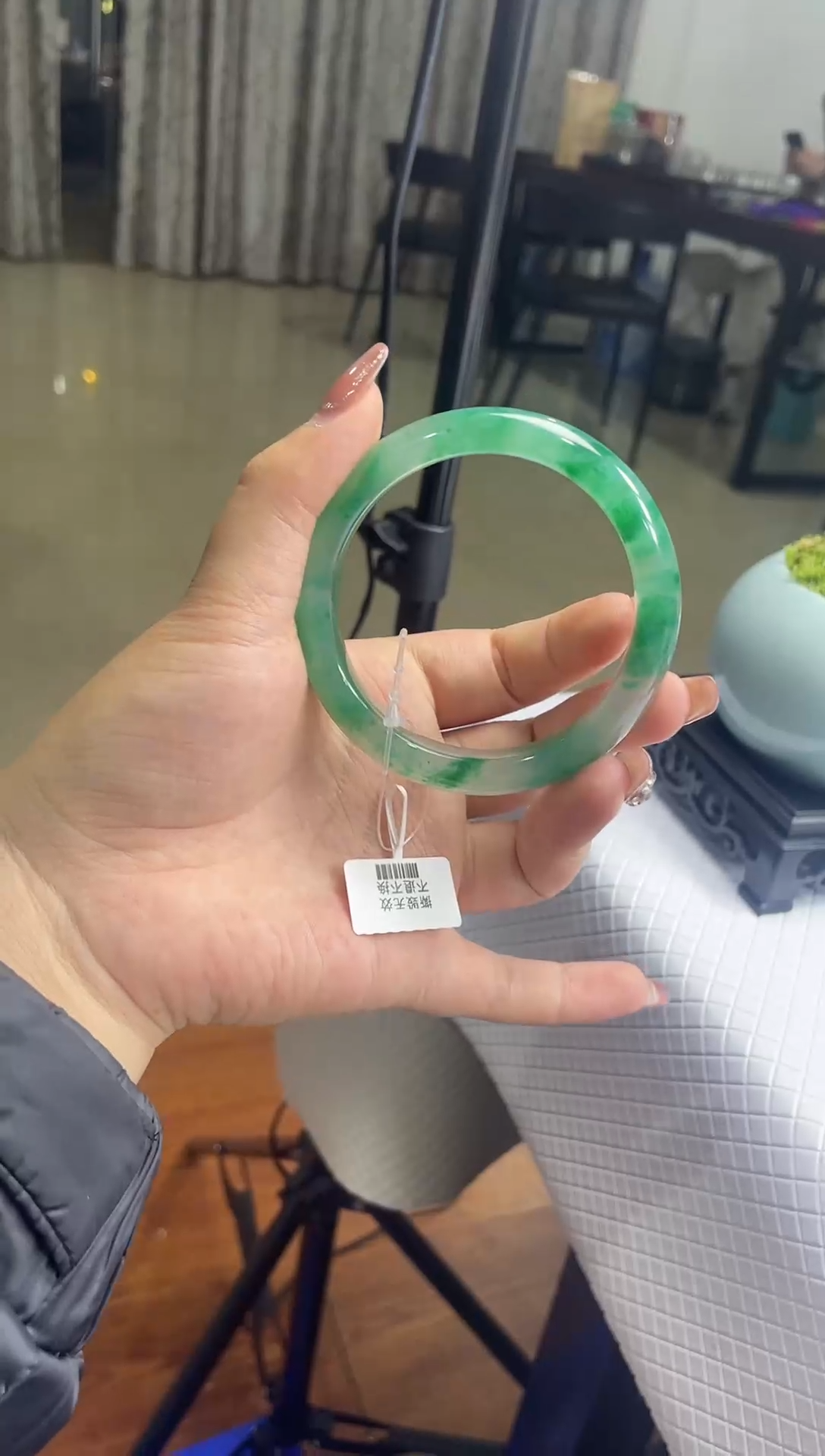 【闪购商品】石英质玉手镯未镶嵌非洲翠手镯多样性发货