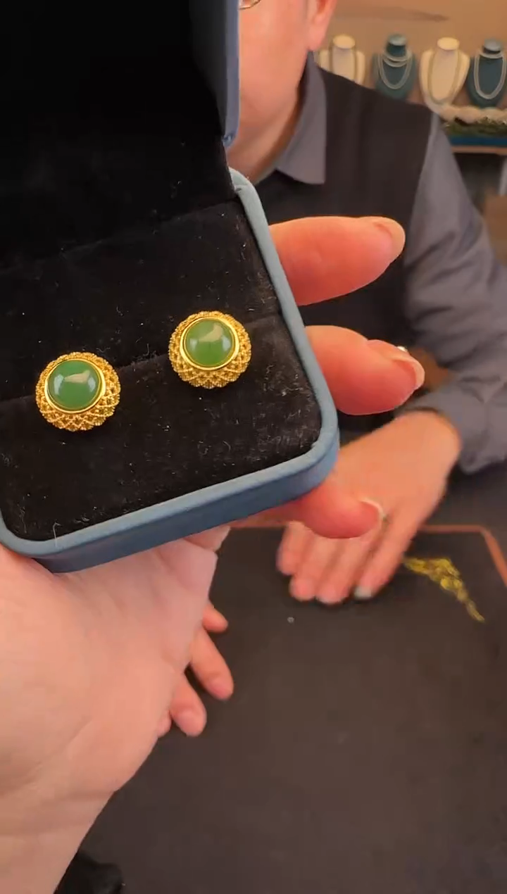 未镶嵌和田玉耳饰圆蛋面