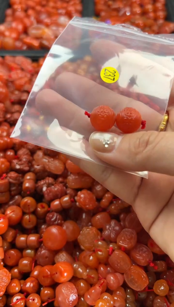 【闪购商品】南红玛瑙颈饰未镶嵌1