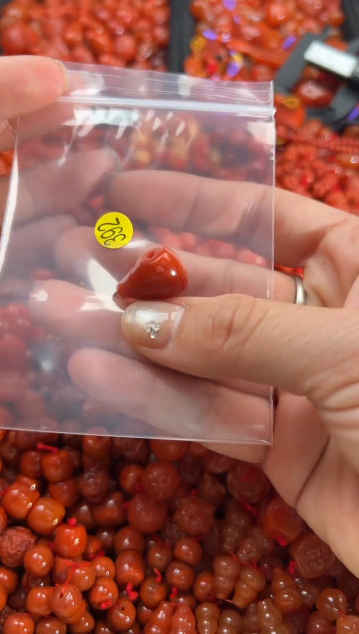 【闪购商品】南红玛瑙颈饰未镶嵌1
