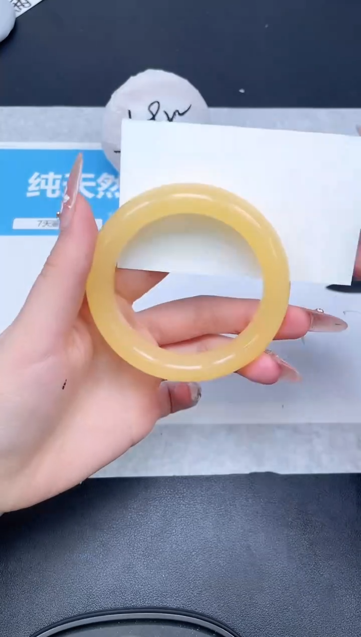 【闪购商品】石英质玉手镯未镶嵌200-56