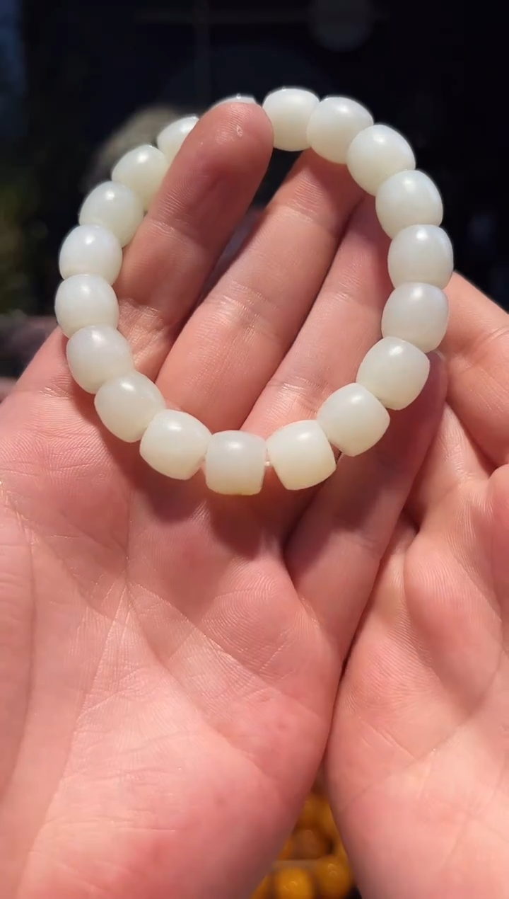 【闪购商品】未镶嵌和田玉手串12+
