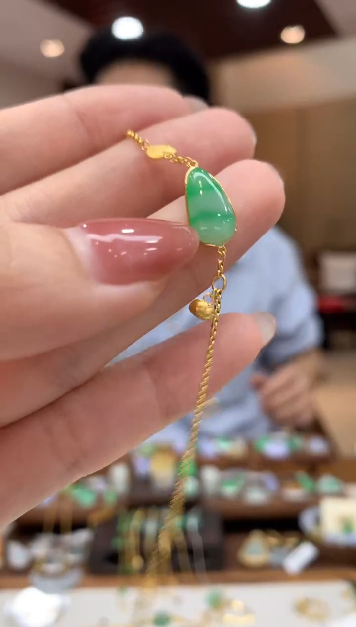 18K金镶嵌手链翡翠手链