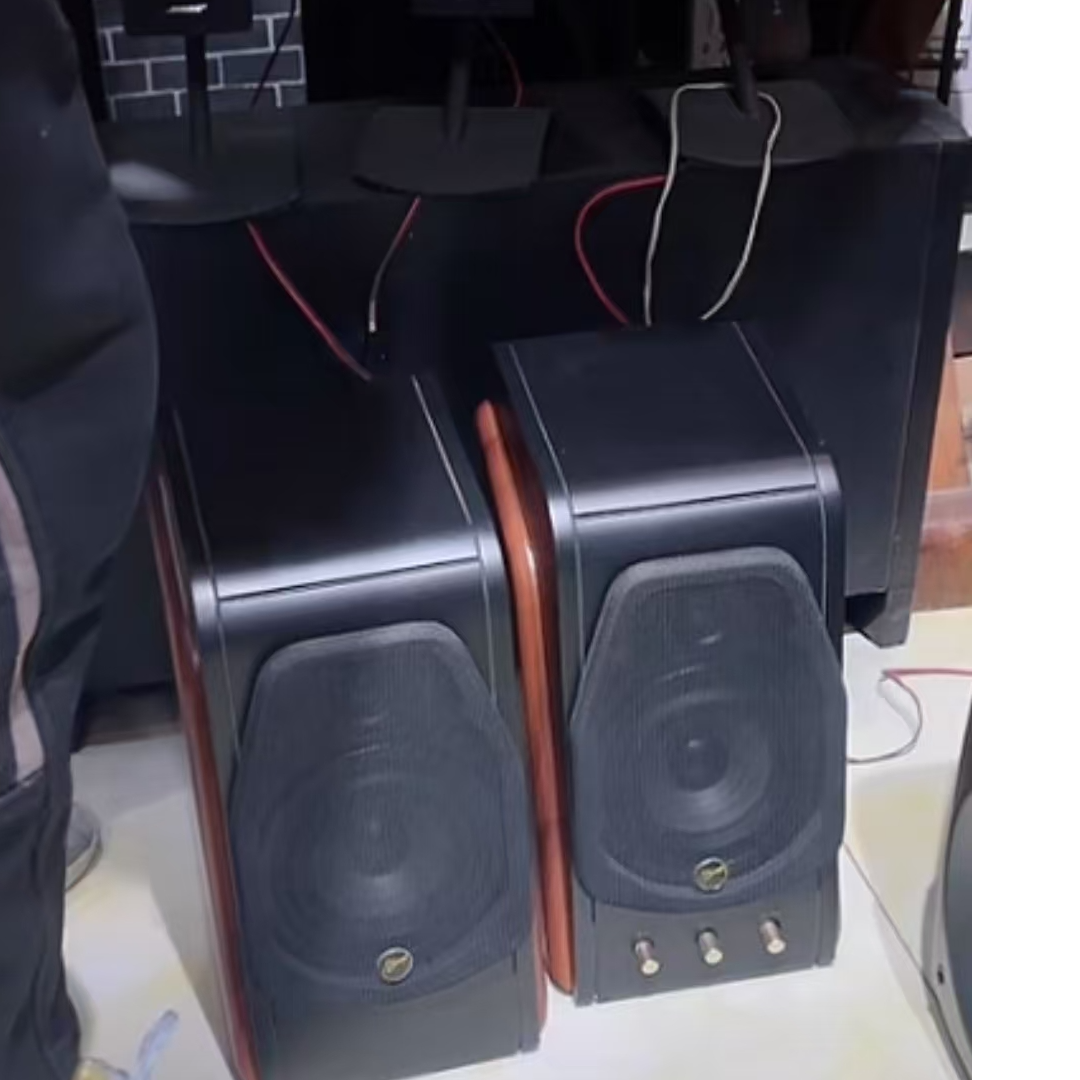9新  HW音箱运费自理
