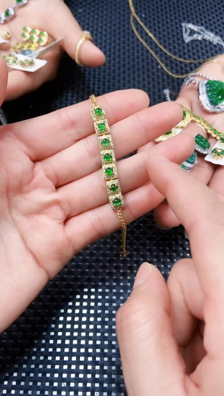【闪购商品】翡翠手链未镶嵌11111111111
