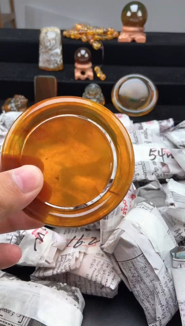 未镶嵌琥珀手镯金棕手镯