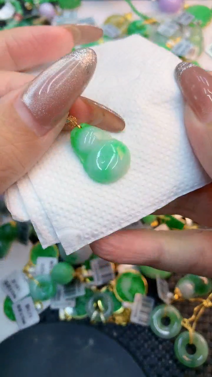 颈饰未镶嵌翡翠1