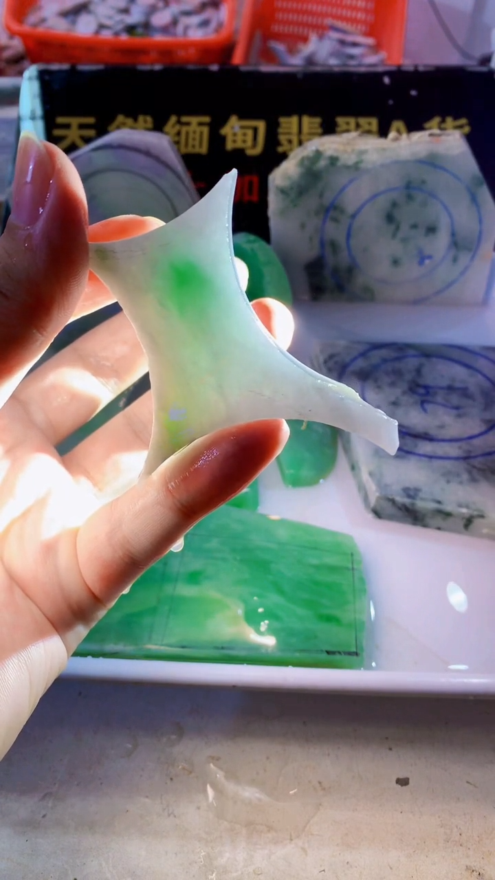 颈饰未镶嵌翡翠缅甸A货翡翠史49
