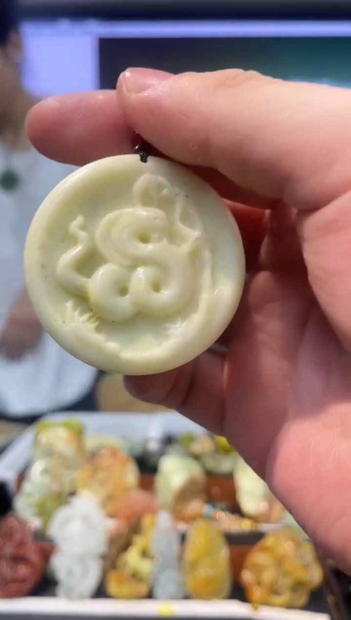 【闪购商品】岫玉吊坠未镶嵌·多样性发货*拍一发一