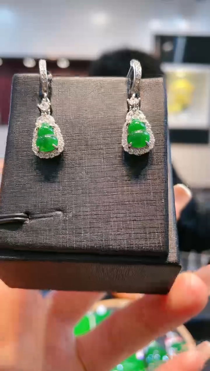 【闪购商品】翡翠颈饰银S925镶嵌A5天然A货翡翠耳饰