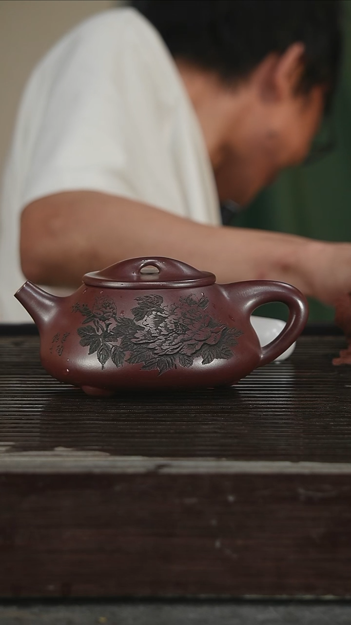 茶壶紫砂太**明正高，带证350CC