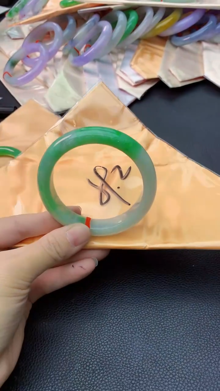 翡翠手镯未镶嵌0331511823