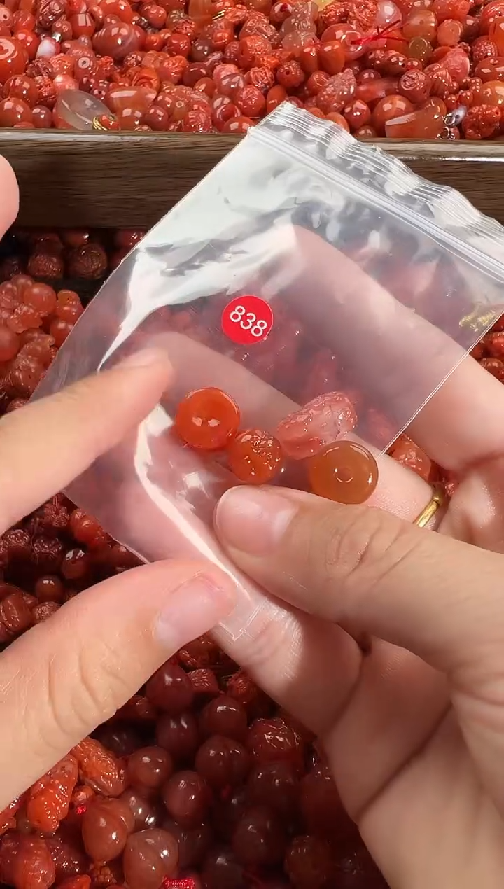 颈饰未镶嵌南红玛瑙1