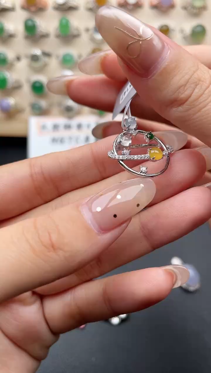 【闪购商品】翡翠吊坠(赠链)银S925镶嵌一物一证一礼盒