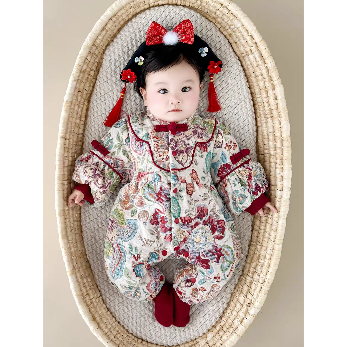 婴儿秋冬装加绒连体衣小月龄女宝宝百天新中式保暖爬爬服过年衣服