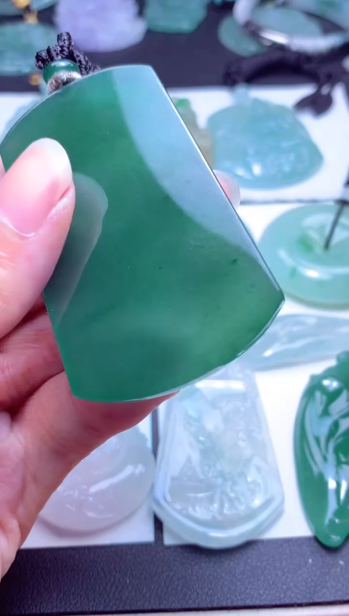 颈饰未镶嵌翡翠天然A货翡翠