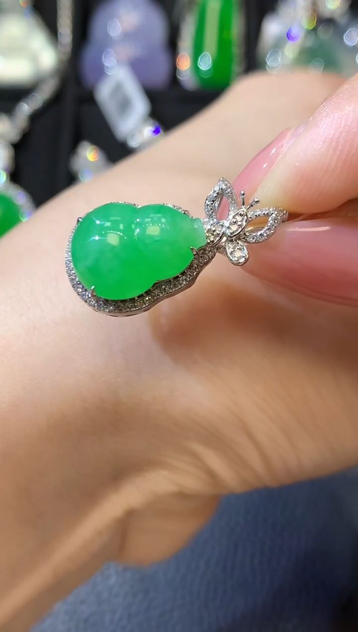 【闪购商品】翡翠吊坠(不含链)18K金镶嵌D18