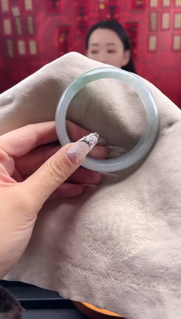 【闪购商品】翡翠手镯未镶嵌手镯