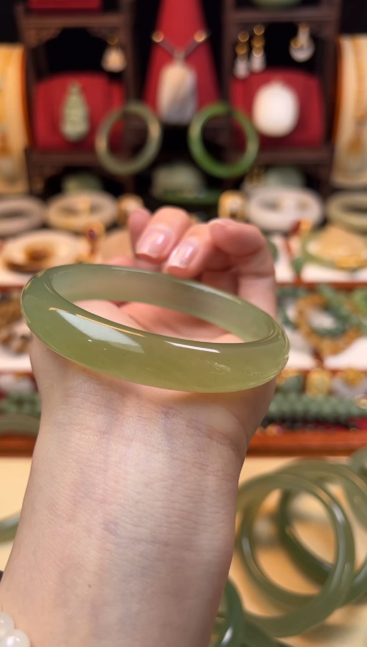 【闪购商品】东陵石手镯未镶嵌60